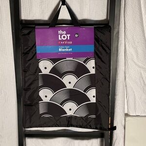 Black and White Outdoor Zipper Concert/Picnic Blanket Old School Record Design